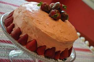 decorated-strawberry-cake-2